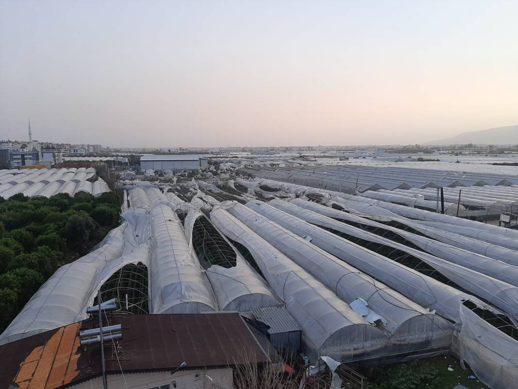 Seralar hayalet gibi uçtu! Pencereden bakan Antalyalılar gözlerine inanamadı - Resim: 66